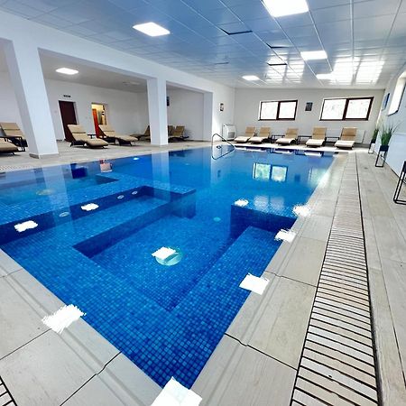 Hotel Class Брезой Экстерьер фото