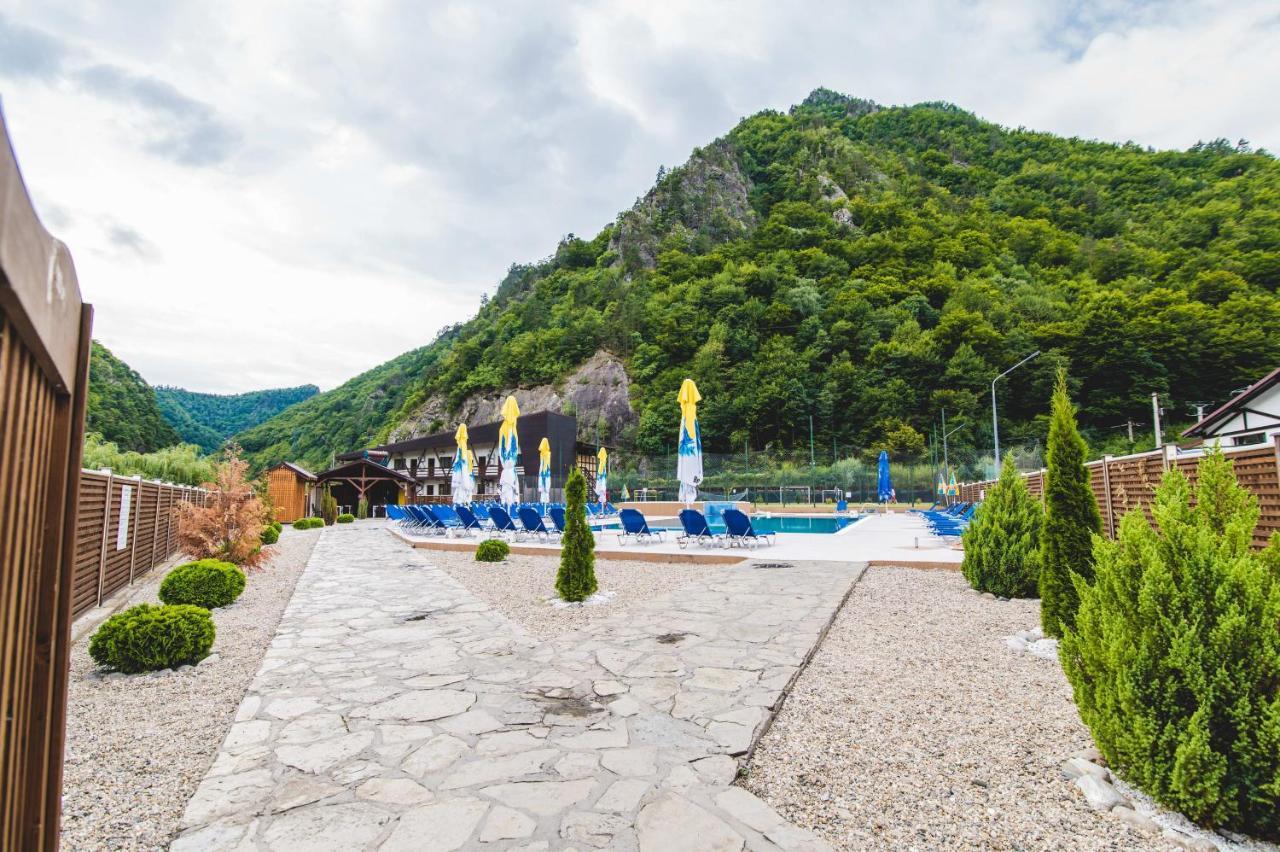 Hotel Class Брезой Экстерьер фото