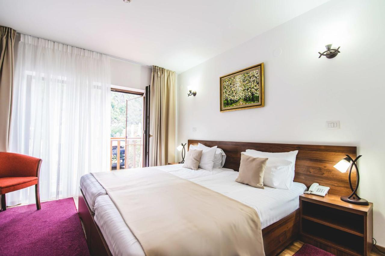 Hotel Class Брезой Экстерьер фото