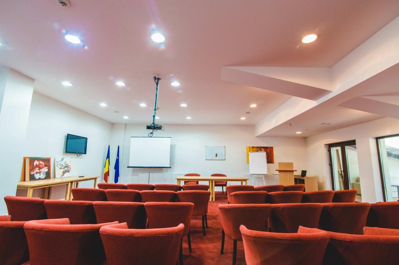 Hotel Class Брезой Экстерьер фото