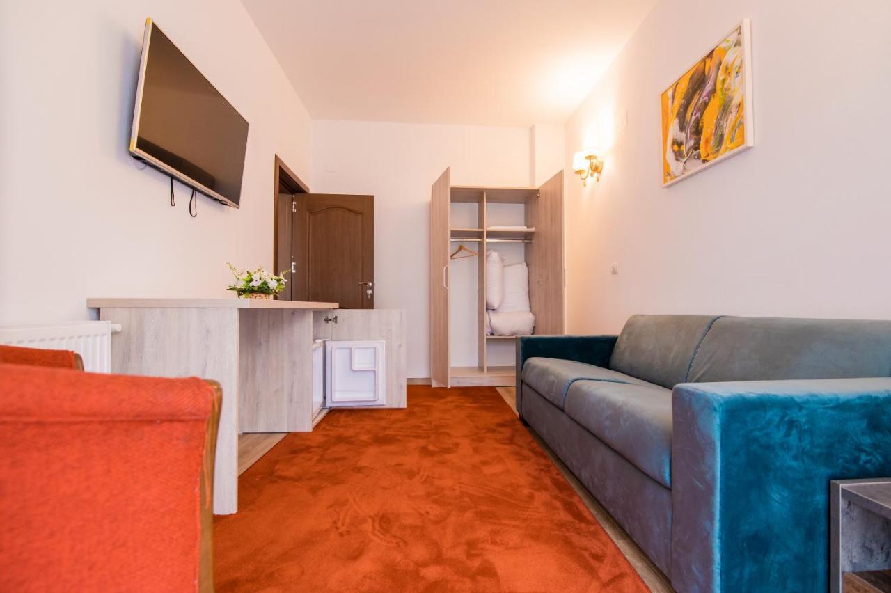 Hotel Class Брезой Экстерьер фото
