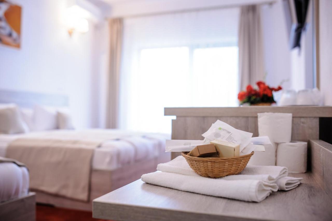 Hotel Class Брезой Экстерьер фото
