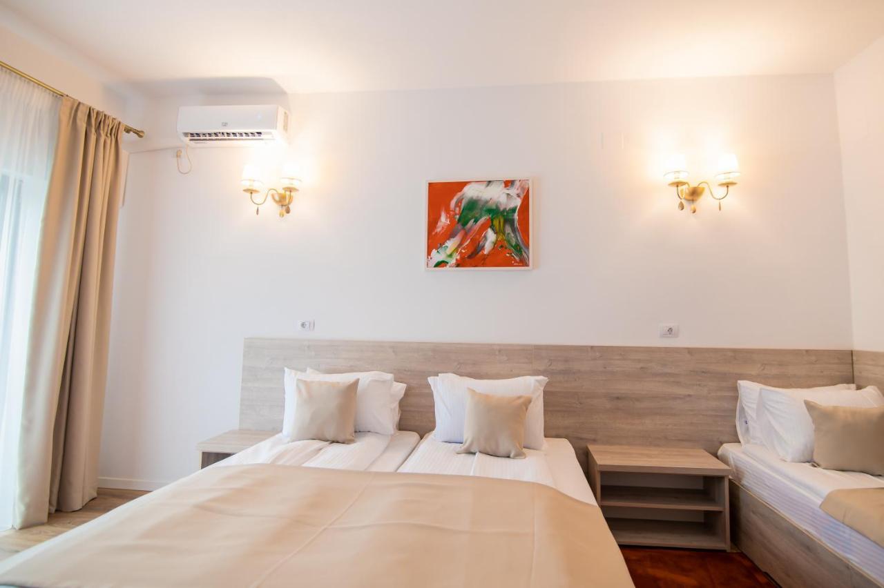 Hotel Class Брезой Экстерьер фото