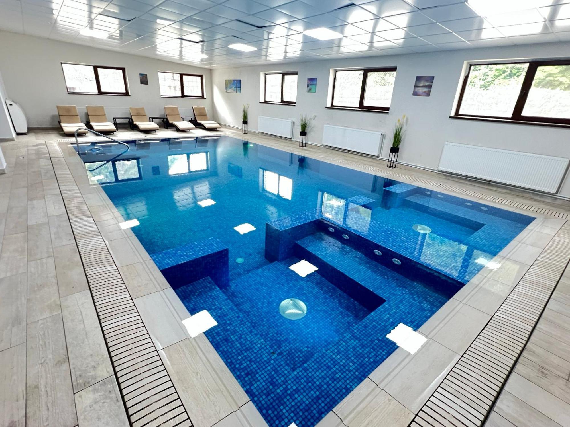 Hotel Class Брезой Экстерьер фото